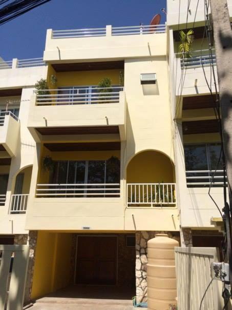 Baan Lao 3 Bedroom Town House Near The Sea Holiday home